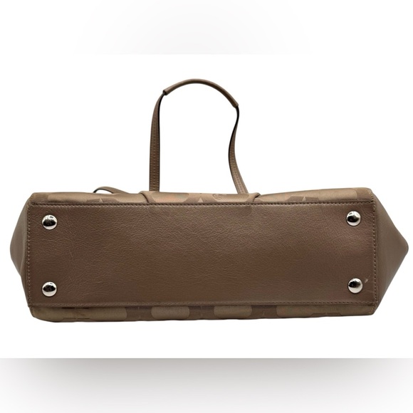 Coach Tan Signature Tote Bag | Very Good Condition - Picture 4 of 15